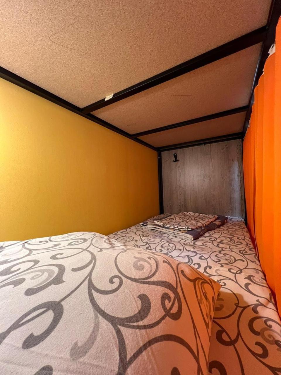 Рой Hostel Almaty Bagian luar foto