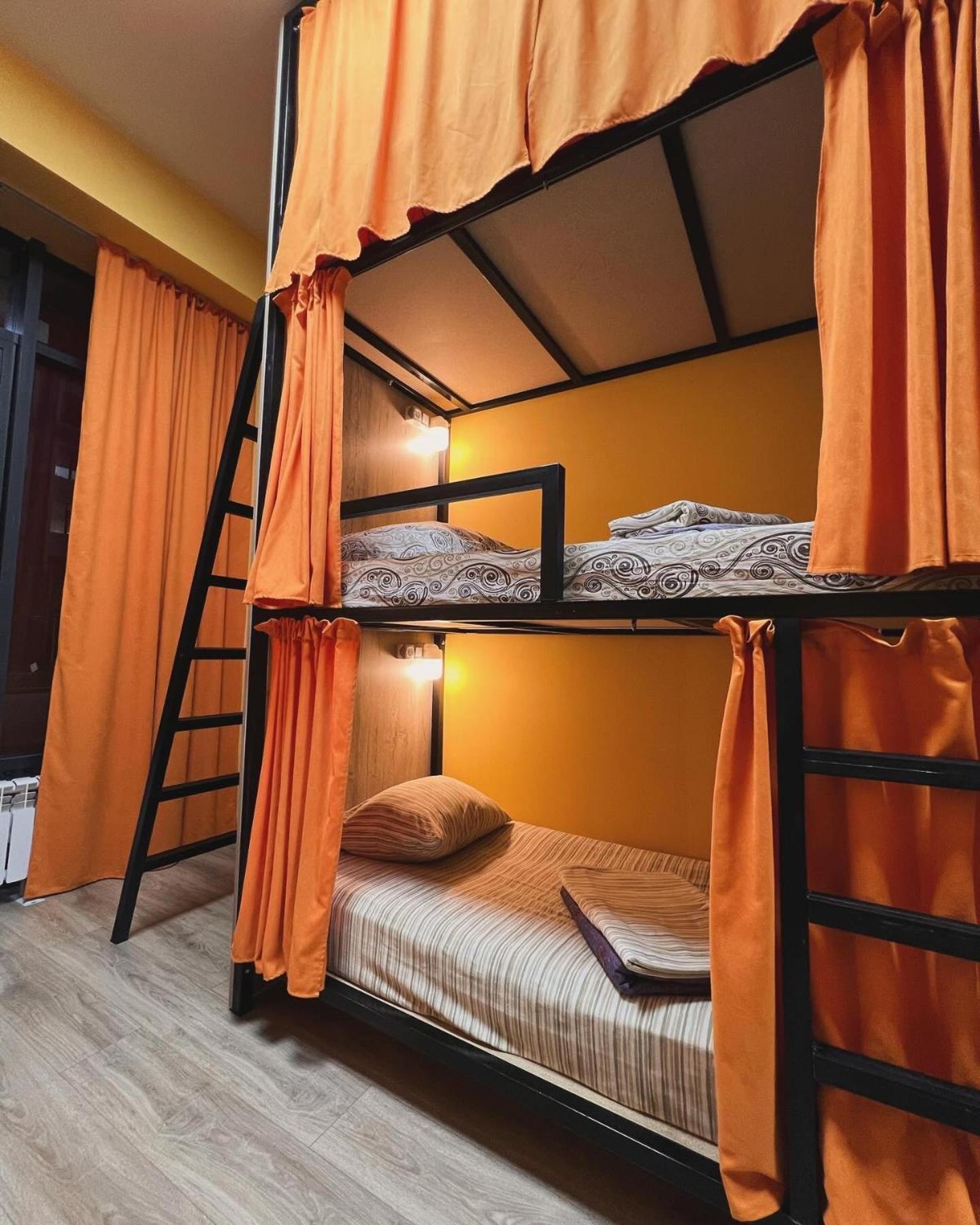 Рой Hostel Almaty Bagian luar foto