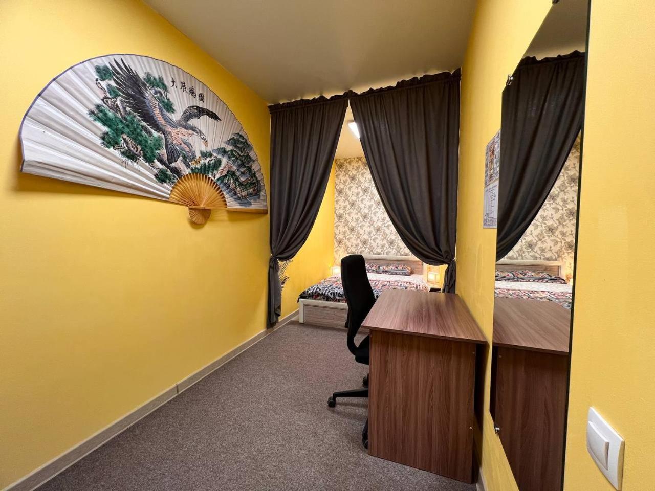 Рой Hostel Almaty Bagian luar foto