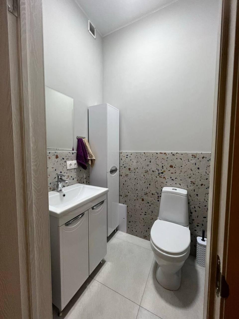 Рой Hostel Almaty Bagian luar foto